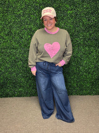 Easel Heart Printed Washed Pullover
