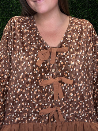 Easel Velvet Bow Front Top